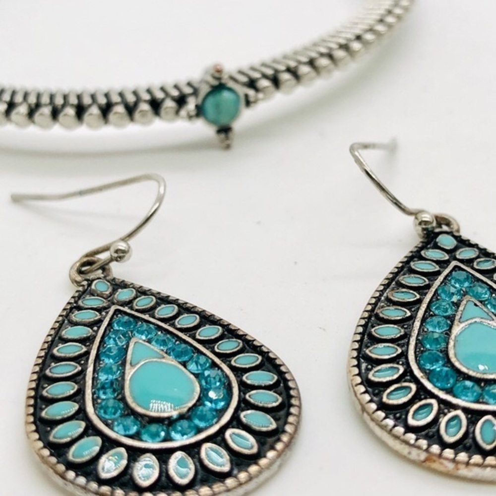 Vintage Simple Bangle & Statement Earrings - image 2